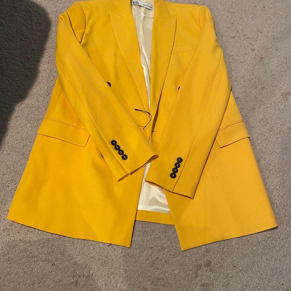 Zara Yellow Double-Breasted Women's Suit - Picture 10 of 11